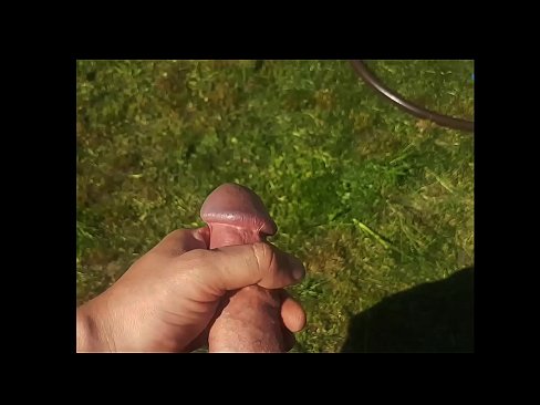 ❤️ Hot Hottie kritt hir rosa Muschi gefuckt a spréngt mat engem Sprëtz an engem Summergaart ☑ Fucking bei eis ❌️❤